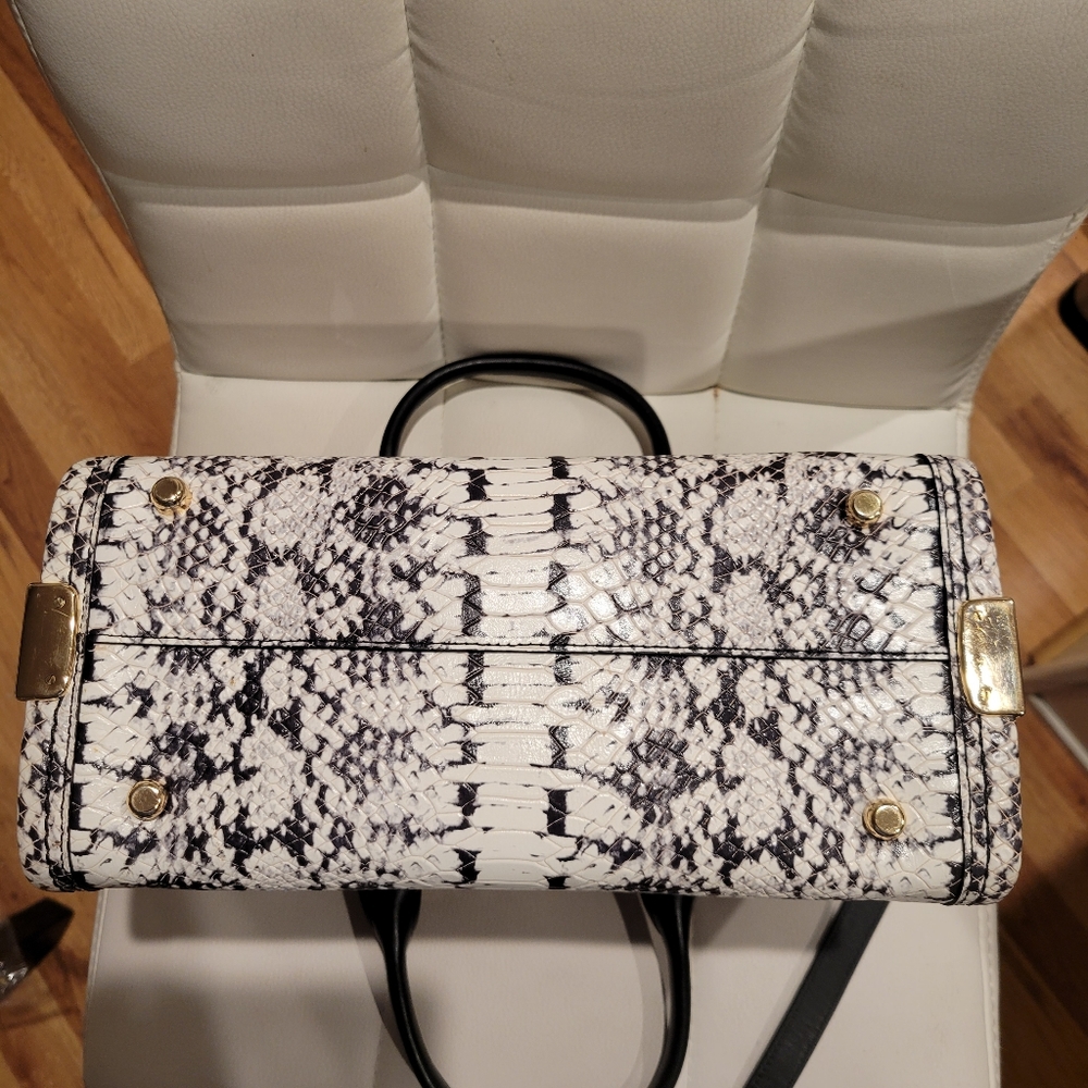 EUC Coach Exotic Swagger Satchel - Picture 5 of 15